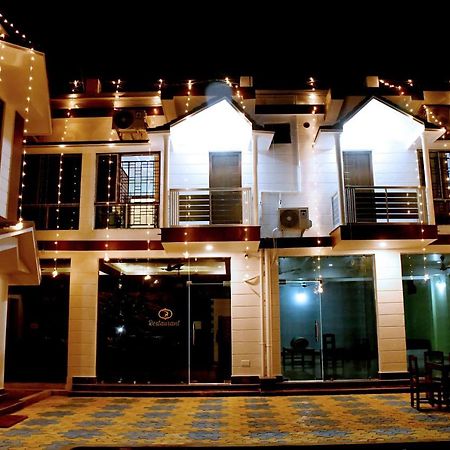 Hotel Aayes And Resort Shānti Niketan المظهر الخارجي الصورة